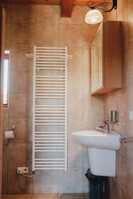 Krasny Srub Na Jihu Brna Villa Zelesice ภายนอก รูปภาพ